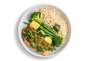 Sous vide salmon, Thai Green Curry , brown rice &  Seasonal green beans- 350 g